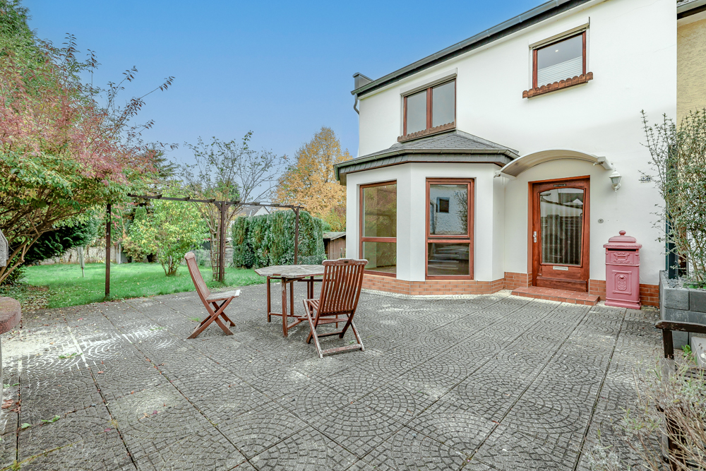 Charmantes Häuschen mit eigenem Garten – rechtlich wie eine Eigentumswohnung, faktisch fast autark