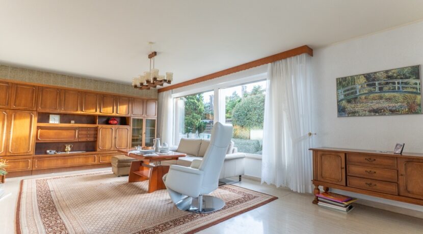 Großes Wohnzimmer mit...