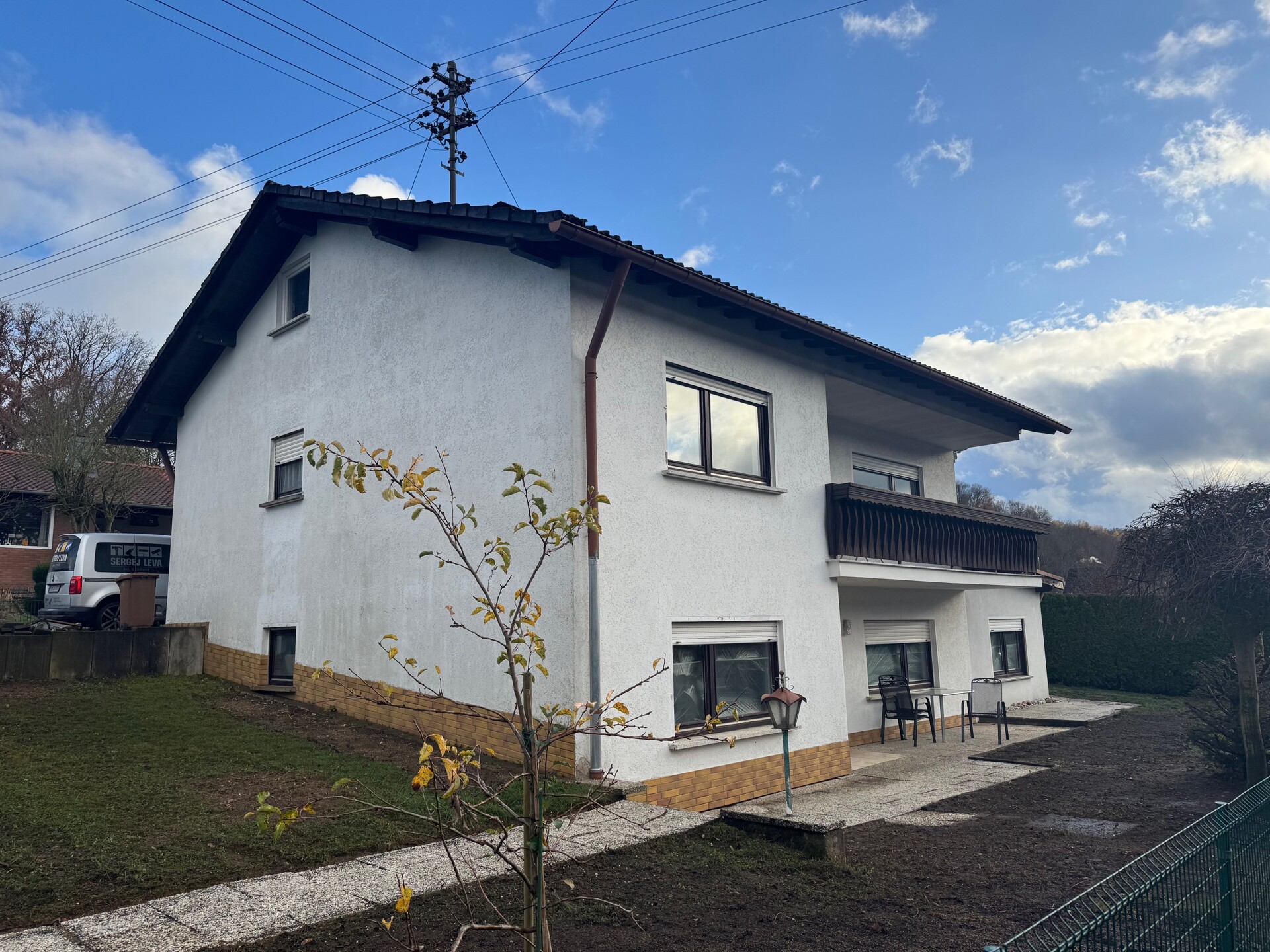 Gepflegtes Einfamilienhaus mit ELW, Garten und Garage in ruhiger Wohnlage – zwischen Wissen & Gebhardshain!