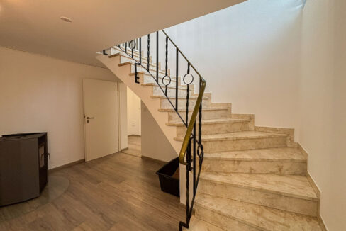 Diele UG - Zugang innen zur ELW