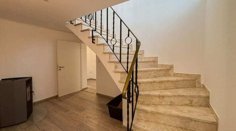 Diele UG - Zugang innen zur ELW