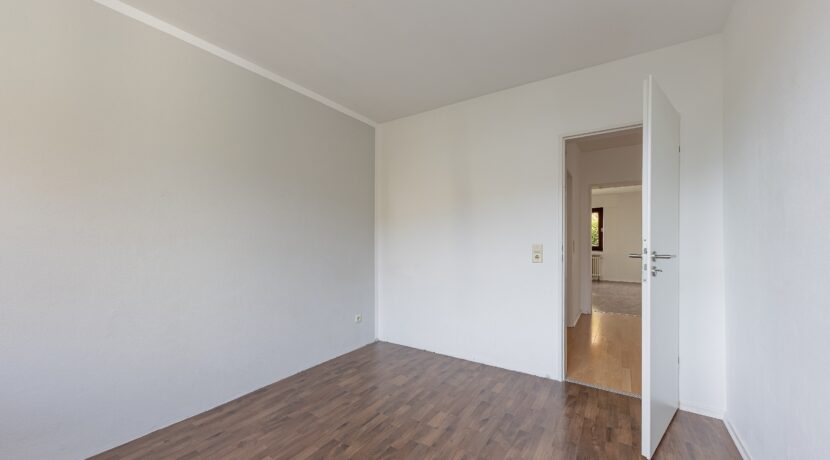 geräumiges Schlafzimmer im EG