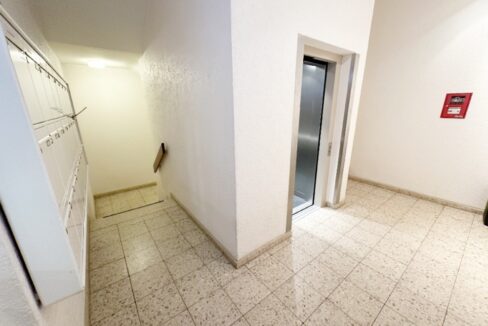 Treppenhaus mit Lift