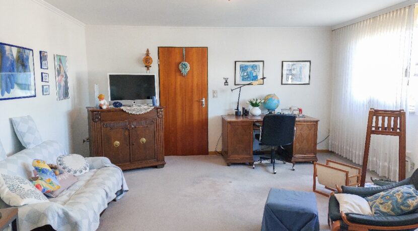 Ein großzügiger Wohnraum im DG