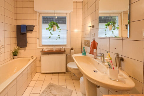 Badezimmer EG
