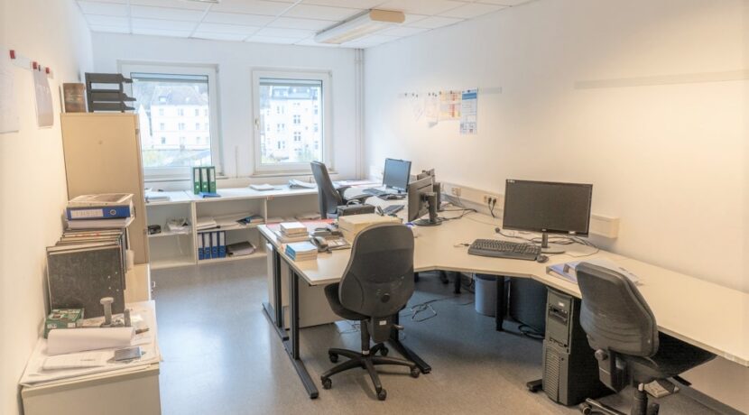 Büro 1 (untere Etage)