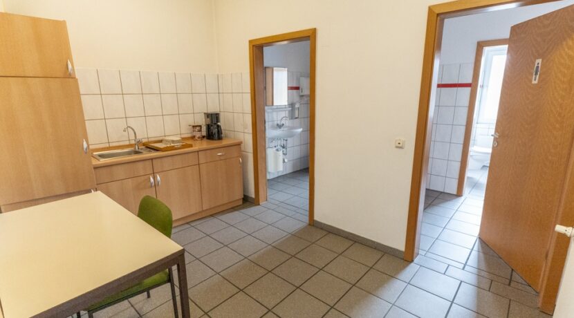 Vorraum mit Einbauküche