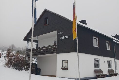 Giebelansicht im Winter