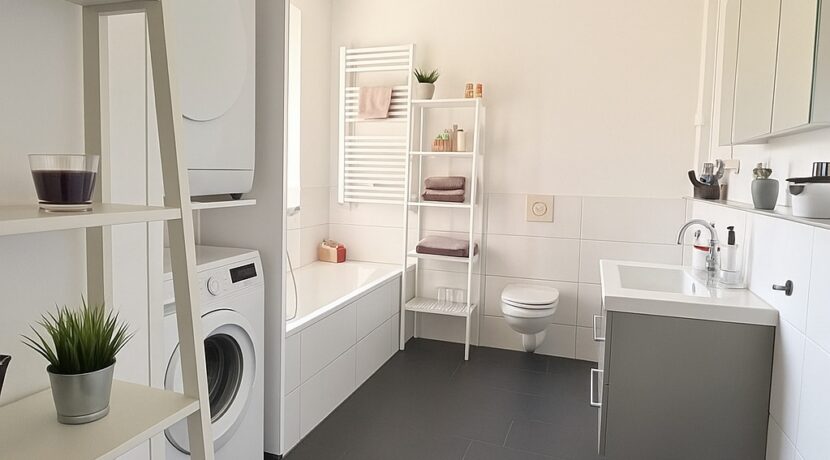 1. Tageslichtbad mit Badewanne