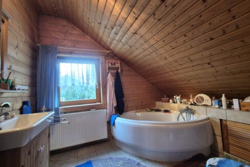 Bad mit Eckbadewanne