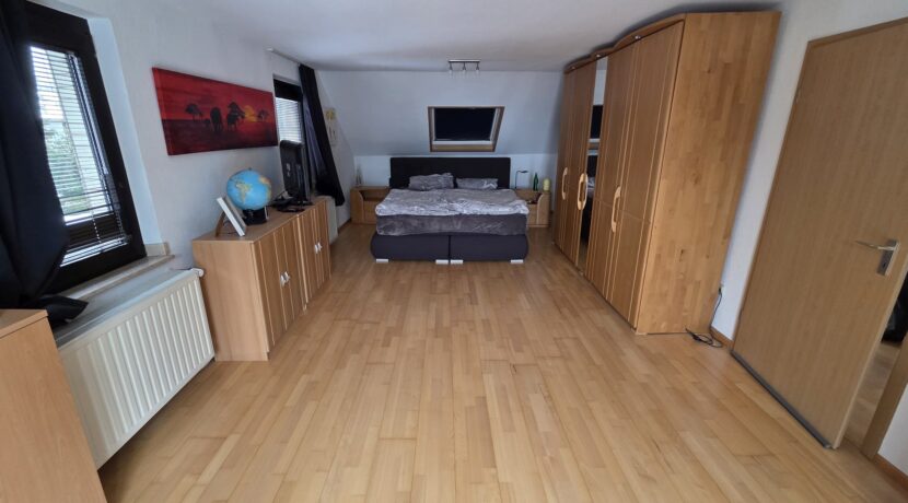 Schlafzimmer DG