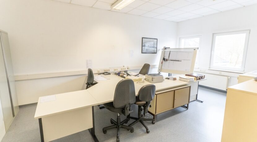 Büro 4 (obere Etage)