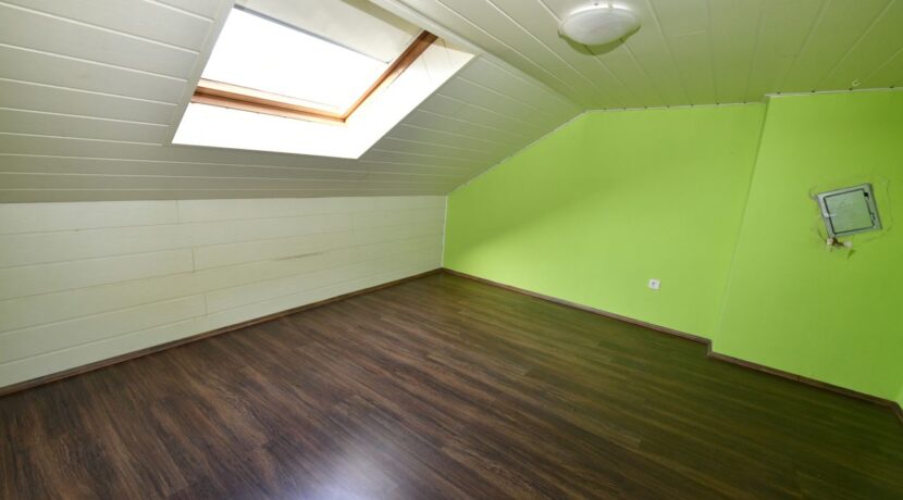 Spitzboden Raum 2