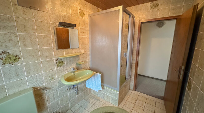 Tageslichtbad mit Dusche 2. OG Anbau