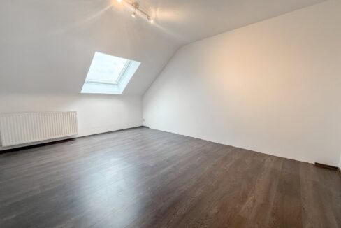 Großes Schlafzimmer