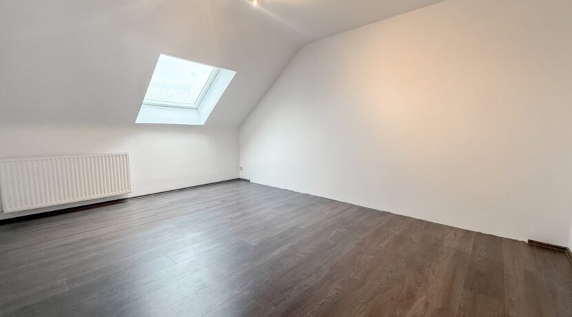 Großes Schlafzimmer