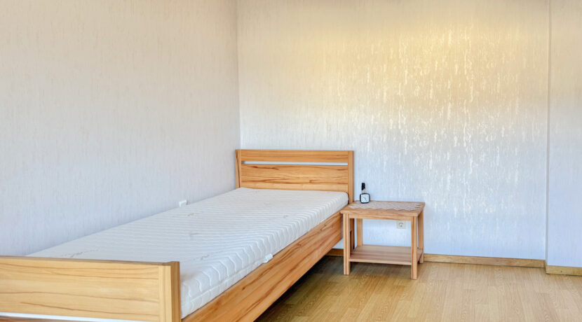 Haus Nr. 6 OG Kinderzimmer mit Balkon