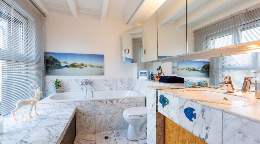 Dusch- und Wannenbad OG