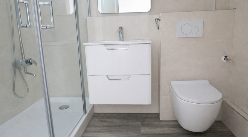 Tlw. modernisierte Duschbäder