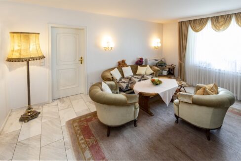 Büro vor dem Besprechungsraum