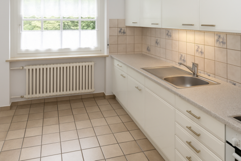 Personalküche im separaten Bereich im EG rechts