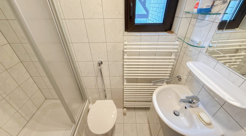Haus 1 OG Duschbad