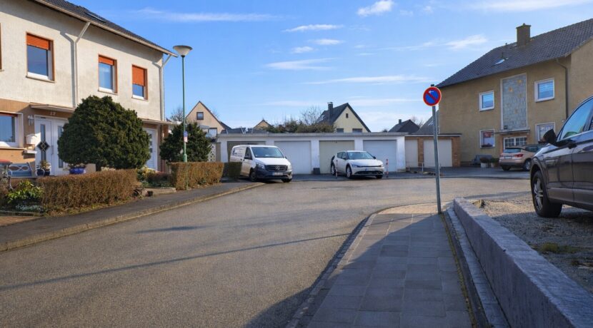 Garage am Ende der Straße