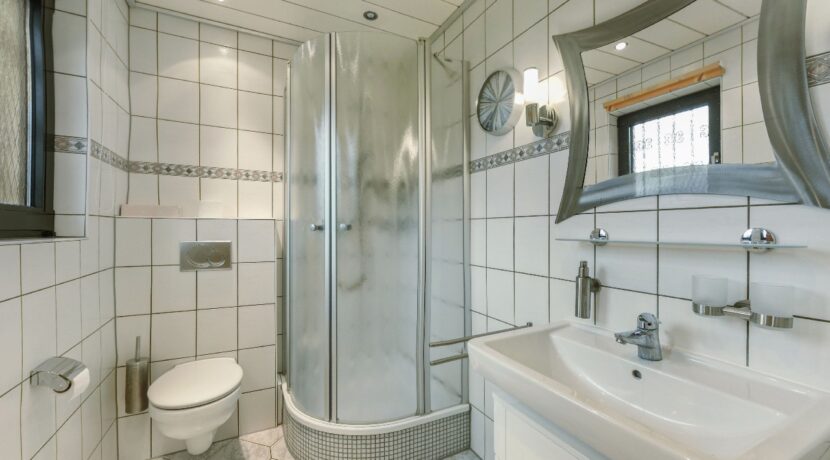 helles Duschbad im EG