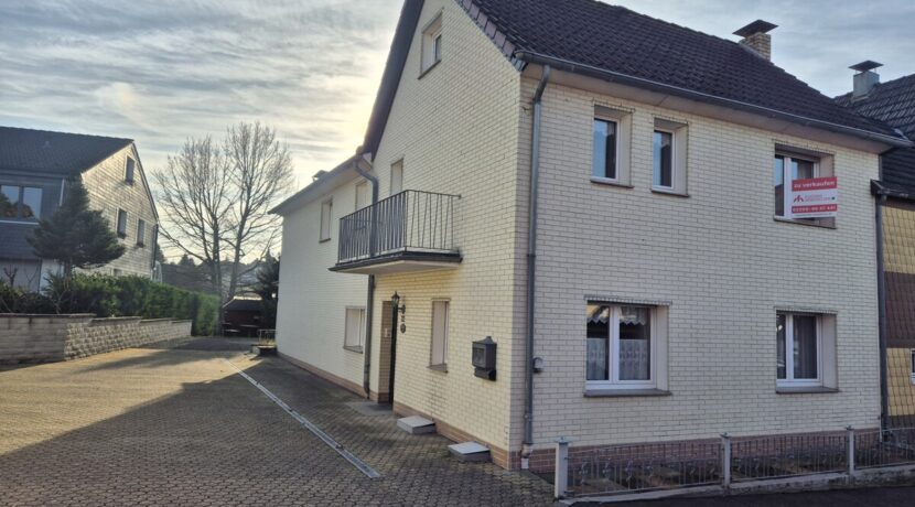 Vorne wohnen, hinten bauen