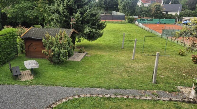 Garten und Baugrundstück