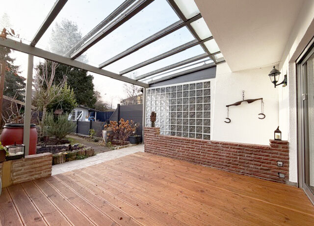 überdachte Terrasse