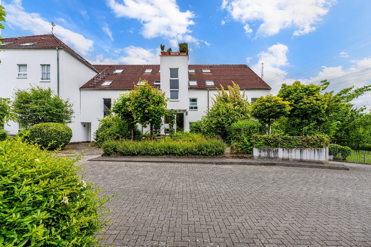 Außergewöhnliche 3 Zi.- Maisonette-Wohnung in beliebter Lage