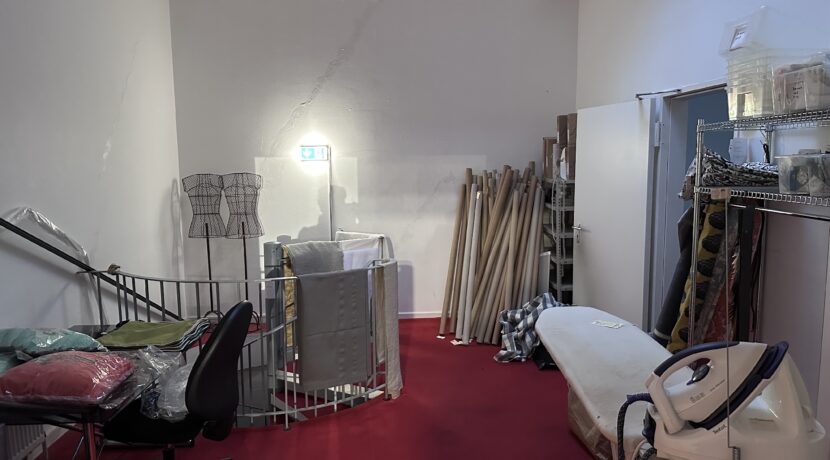 Lagerbereich mit Zugang zum Kellerlager