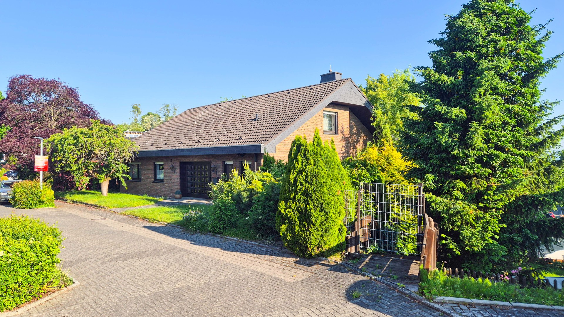 Sehr gepflegtes Architektenhaus (ELW möglich) in bevorzugter Wohnlage von Sinzig!