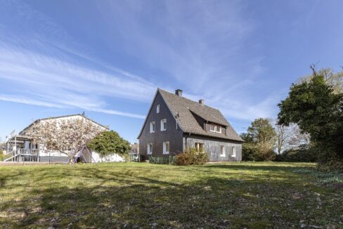 großzügiges Gartengrundstück