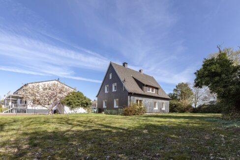großzügiges Gartengrundstück