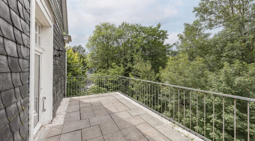 Balkon mit grüner Aussicht