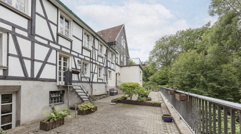 Hoffläche mit grüner Aussicht