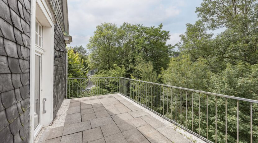 Balkon mit grüner Aussicht
