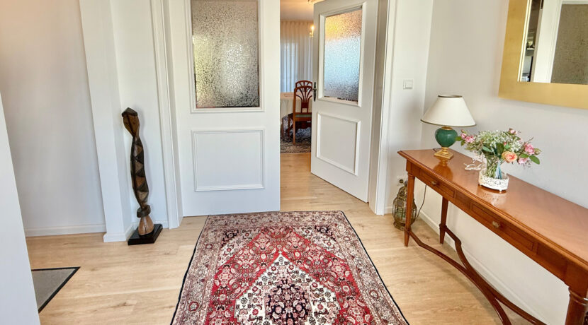 EG Diele mit Garderobe