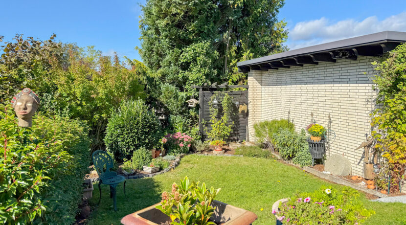 Uneinsehbarer, oberer Gartenbereich