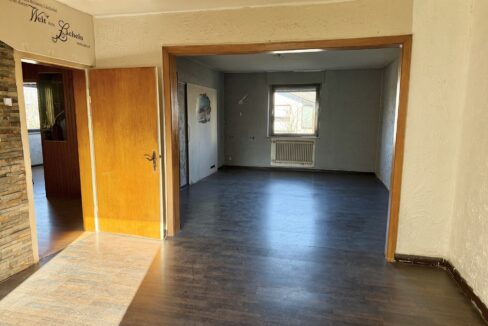 EG Blick vom Essbereich in den Wohnbereich