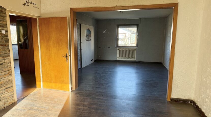 EG Blick vom Essbereich in den Wohnbereich