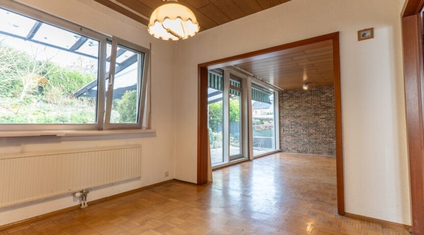 Der angrenzende Essbereich