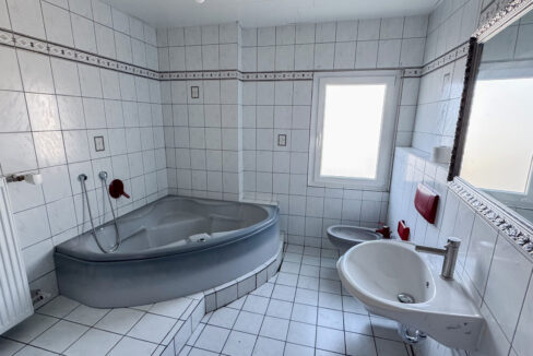 Dusch-Wannenbad OG Vorderhaus