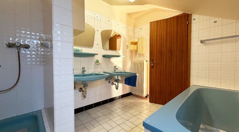 Dusch- und Wannenbad