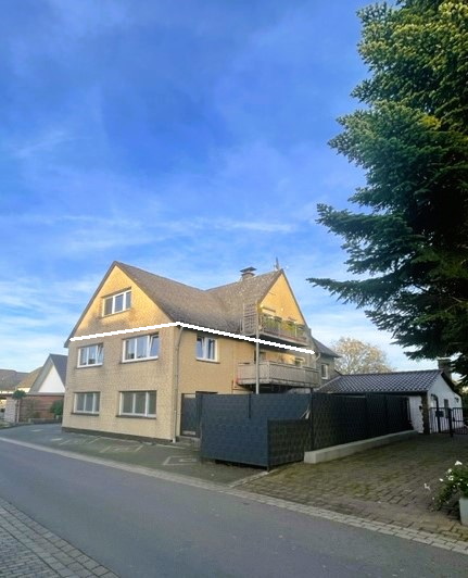 Stadt Blankenberg – Ideal für 1-3 Personen! 3-Zimmer-Dachgeschoßwohnung im ruhigen 3-Familienhaus