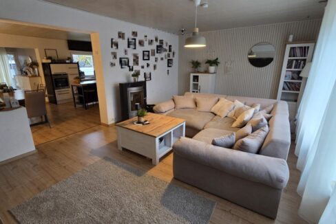 Wohnzimmer mit Kamin