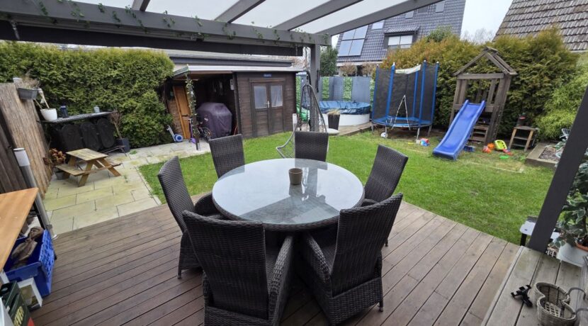 Terrasse mit Überdachung