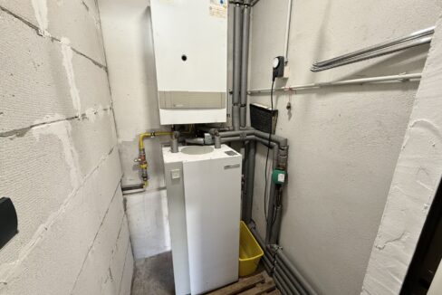 Haus Nr. 6 Gastherme in Garage